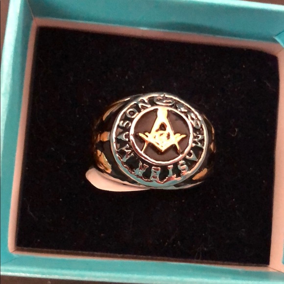 Ring - Picture 2 of 3